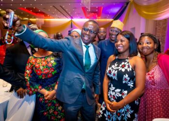 PHOTOS: Sanwo-Olu, Lagos workers mark public service week