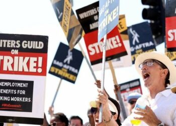 US screenwriters reach tentative deal to end five-month strike
