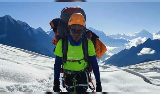 40-year-old Kenyan climber dies on Mount Everest