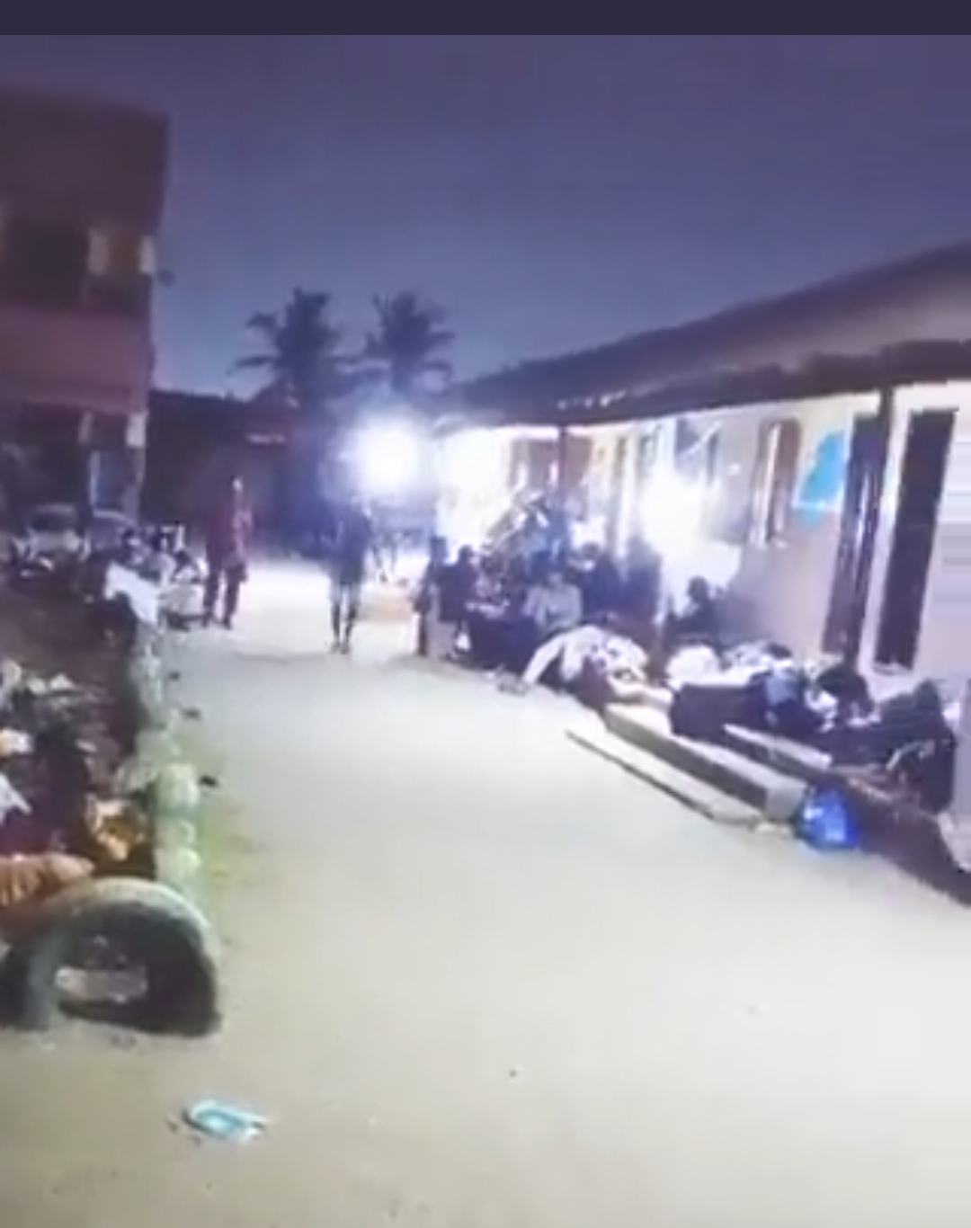 VIDEO: Nigerian voters sleep at polling unit